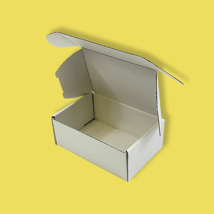 White PiP Small Parcel Postal Box - 222mm x 150mm x 88mm