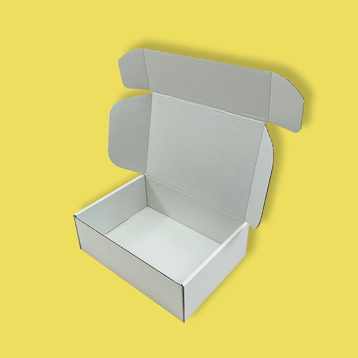 White PiP Small Parcel Postal Box - 290mm x 208mm x 95mm