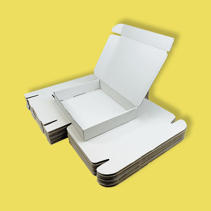 White PiP Small Parcel Postal Box - 426mm x 342mm x 74mm